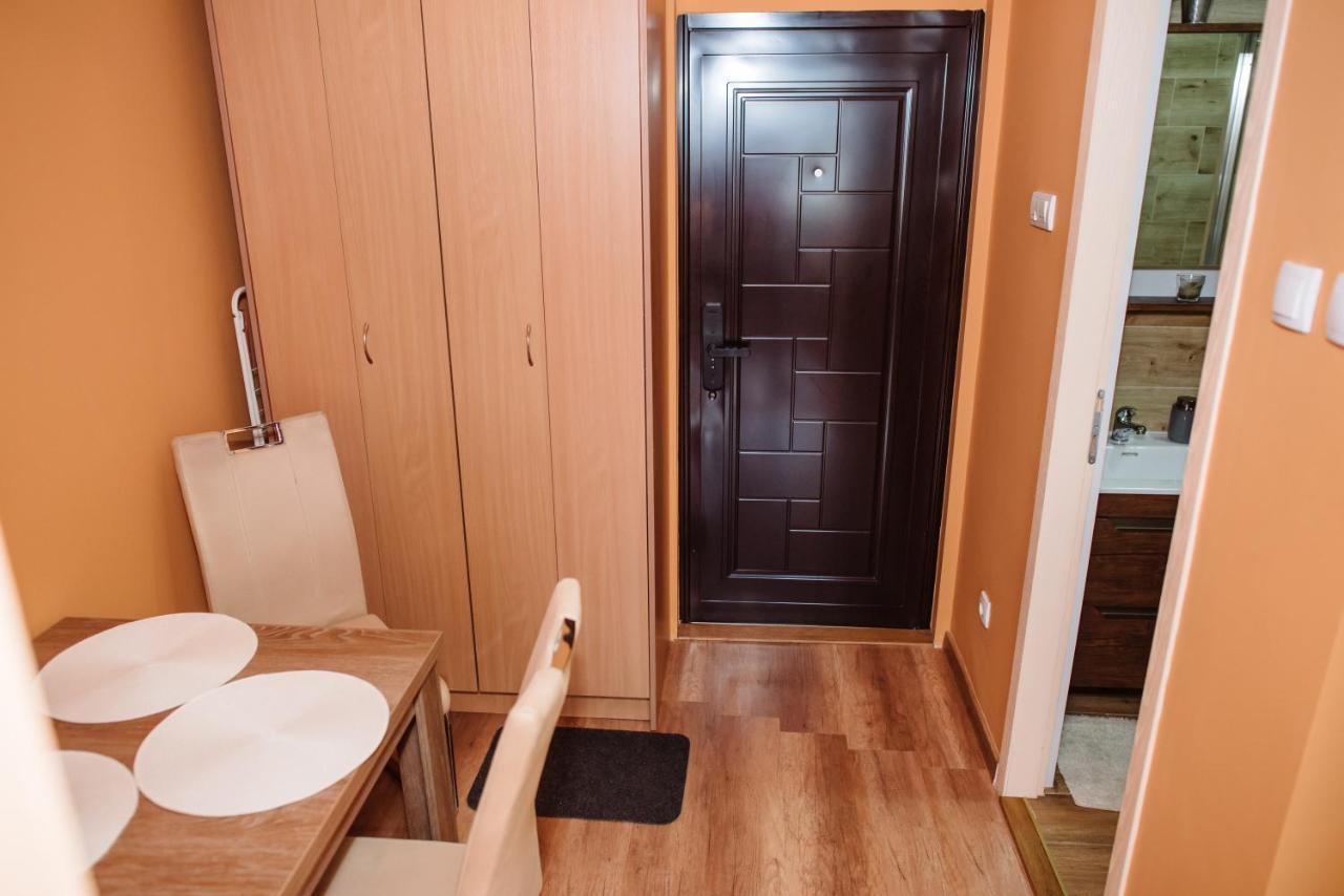 苏博蒂察Lara Apartman公寓 外观 照片