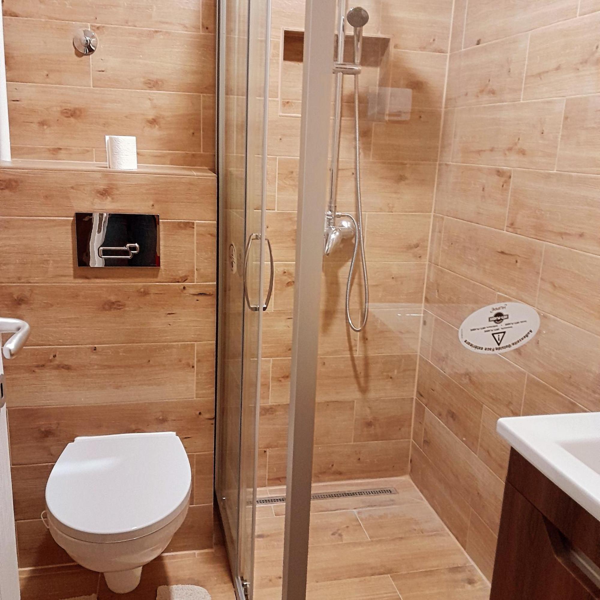 苏博蒂察Lara Apartman公寓 外观 照片