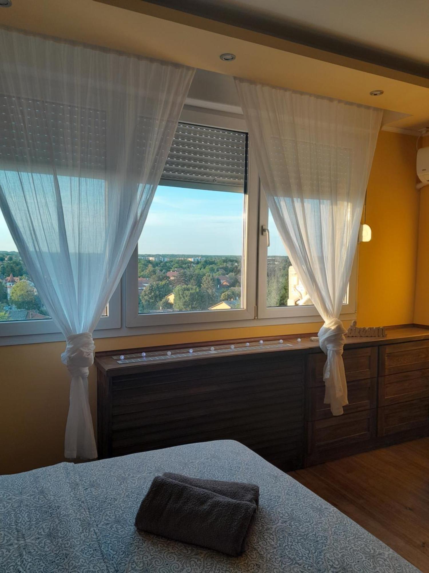 苏博蒂察Lara Apartman公寓 外观 照片